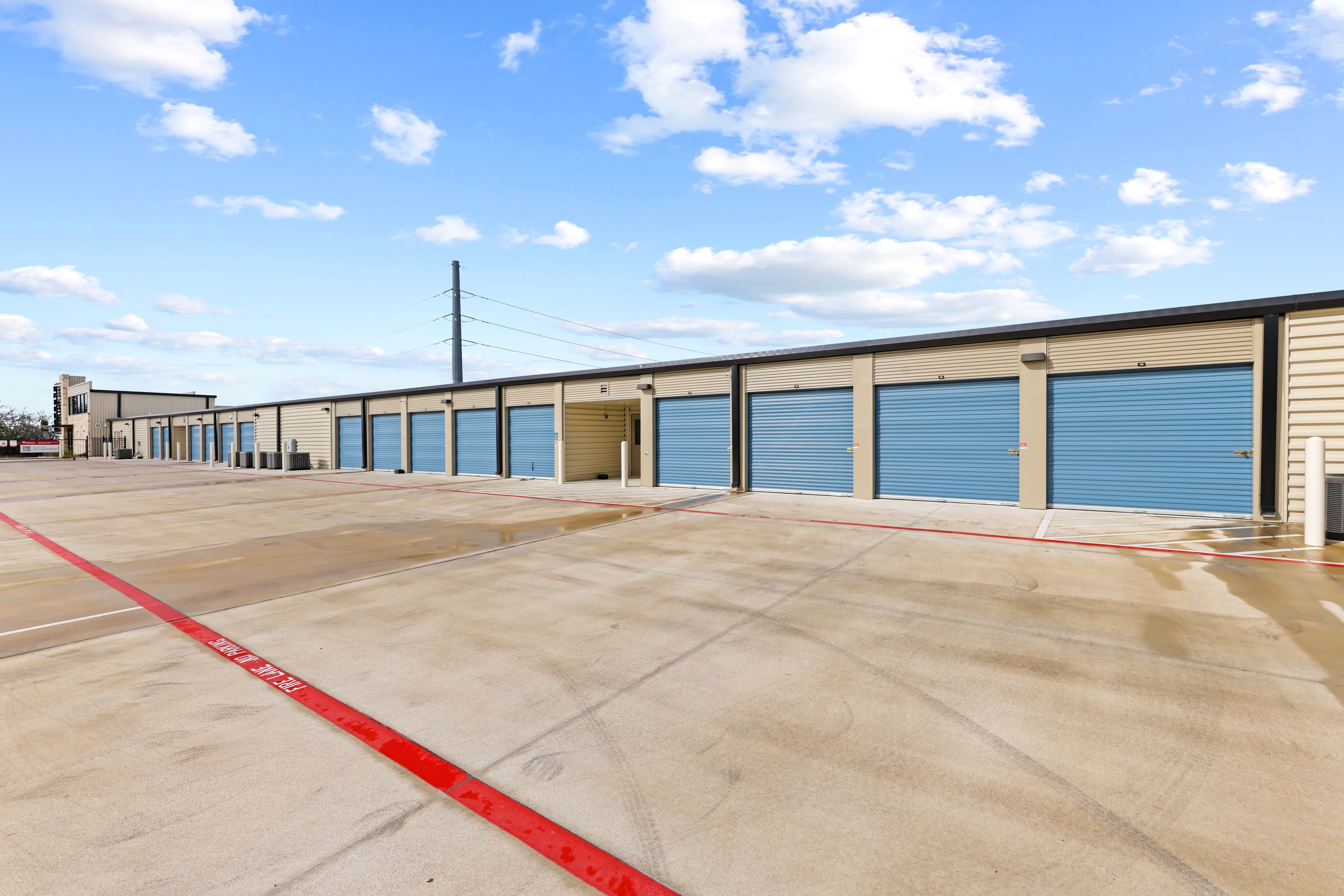10 Federal Storage - 4009 Ovilla Rd, Waxahachie, TX 75167 - Carousel Image 3